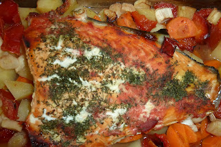 File de somon cu legume la cuptor