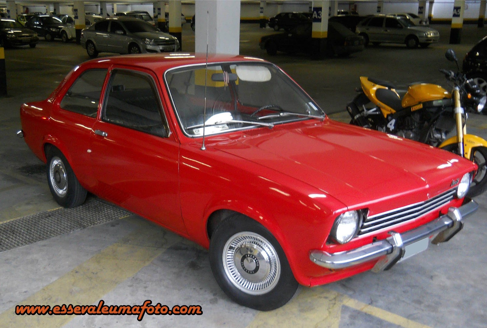 Registros Automotivos do Cotidiano Chevrolet Chevette 1974
