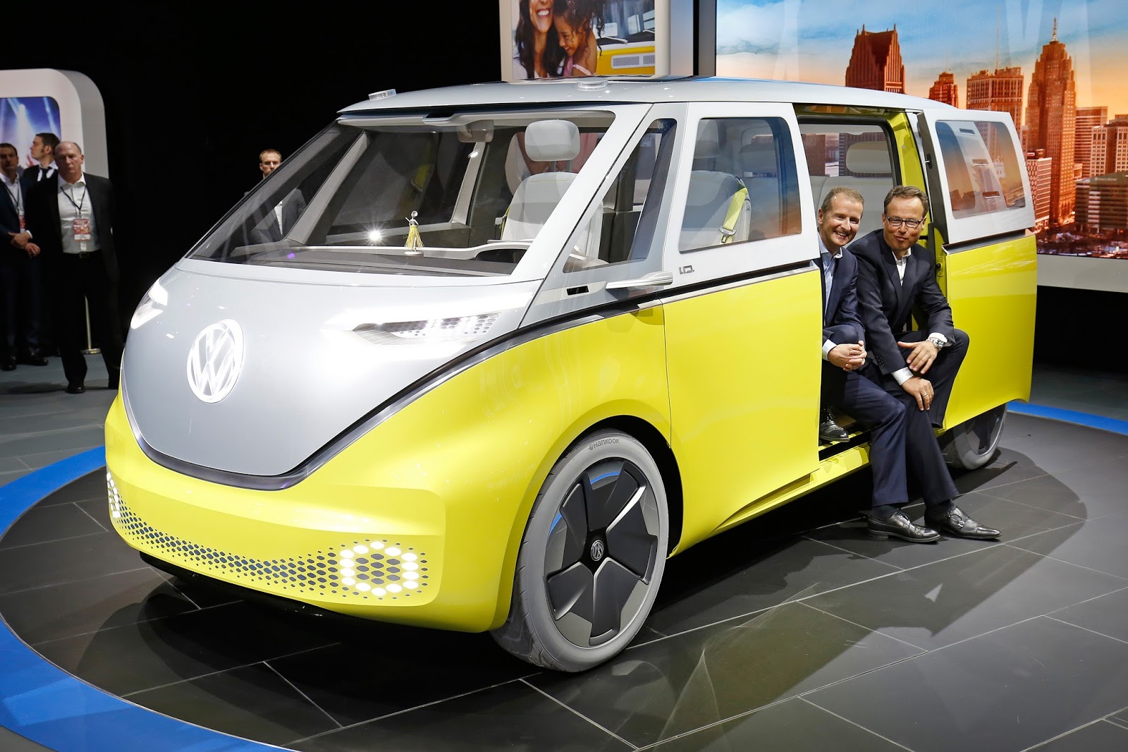 Volkswagen Id Buzz A Kombi Do Futuro é Elétrica E Anda Sozinha