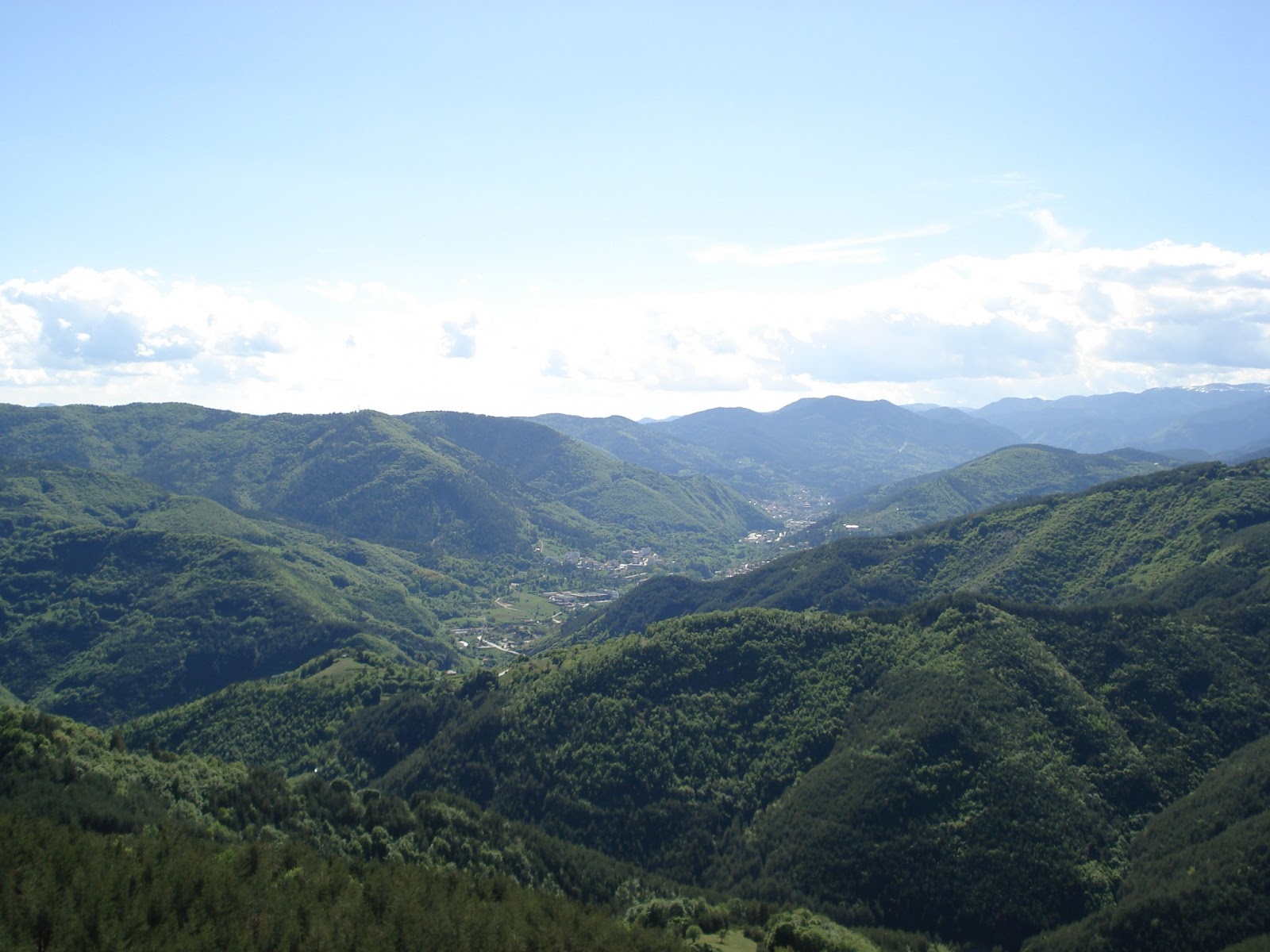 БЪЛГАРИЯ НА ТРИ МОРЕТА1 поглед от Момчилова Крепост