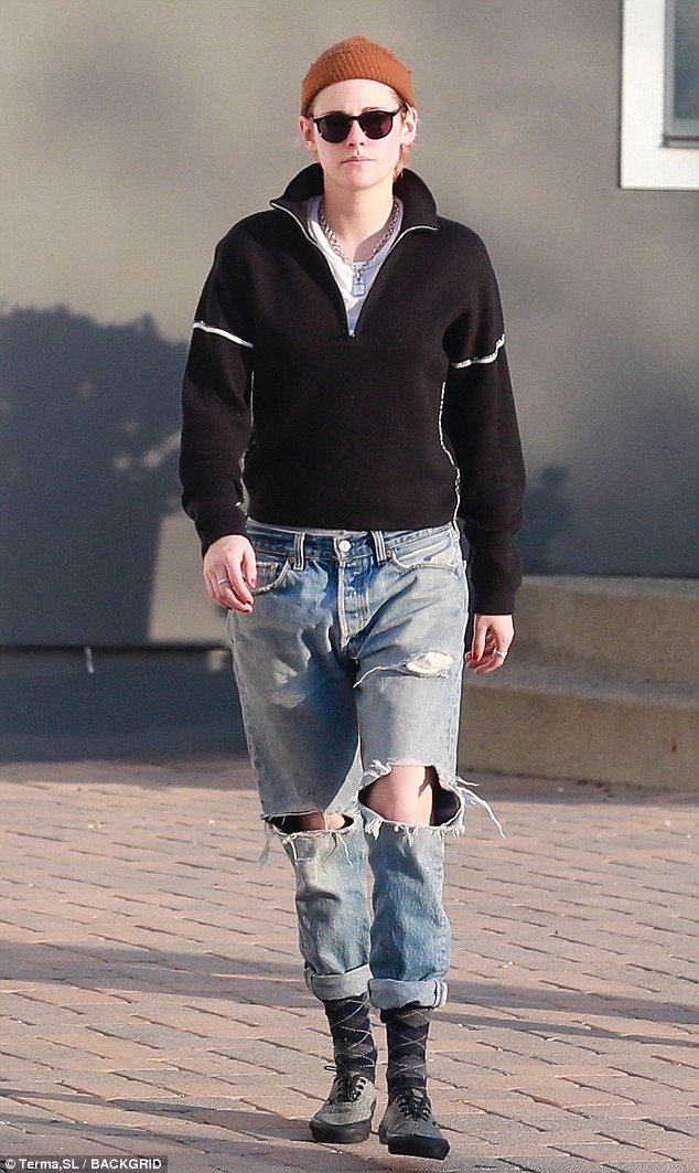 Kristen Stewart Dons Signature Casual Cool Style as she Hits LA Spa for Post-Christmas Pampering