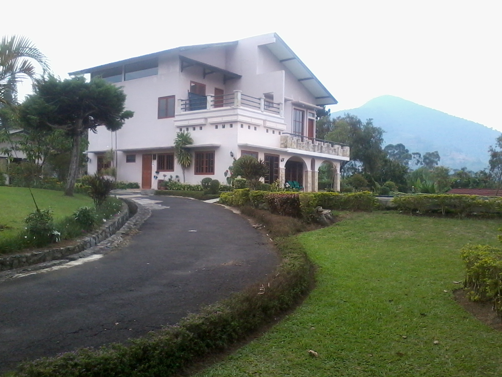 Sewa Villa Coolibah Puncak - Villa Kota Bunga Little Venice Puncak