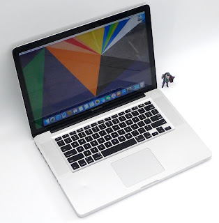 MacBook Pro Core i7 Double VGA Bekas Di Malang