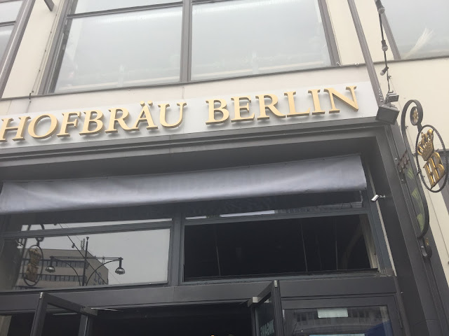Hofbräu, Berlim. Hofbräu, Berlim.