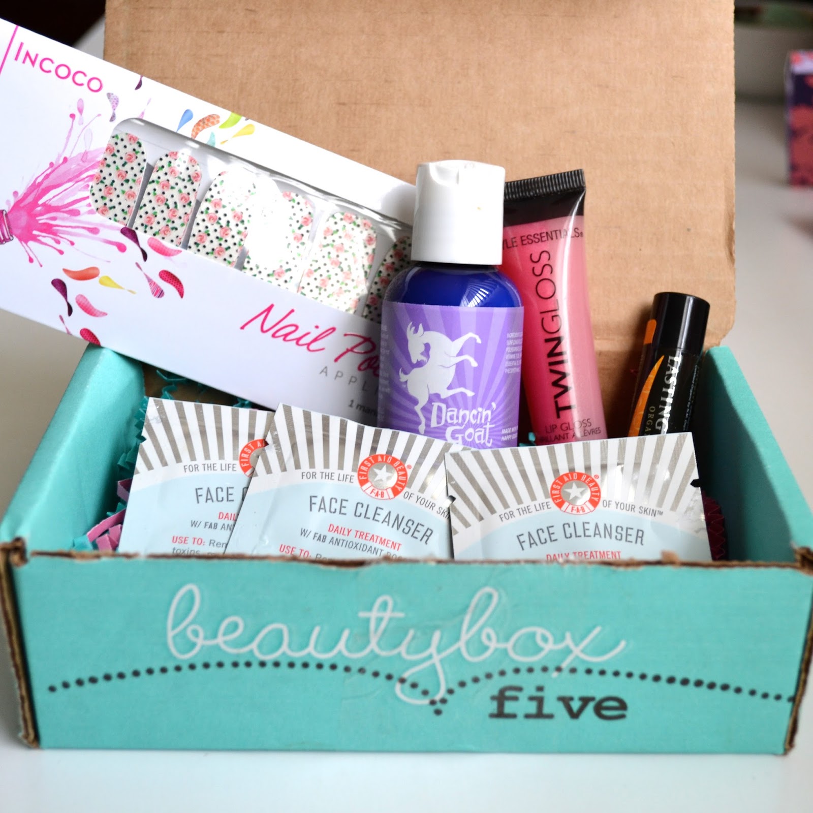 Aquaheart What's Inside Beauty Box 5 April 2015