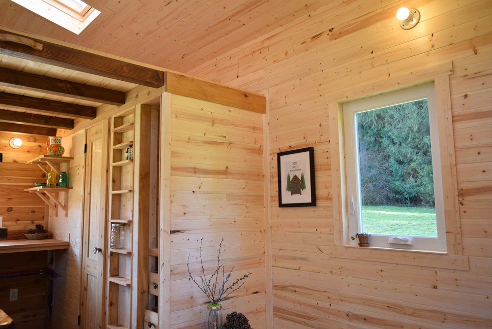 Arlington Tiny House on Wheels [ TINY HOUSE TOWN ]