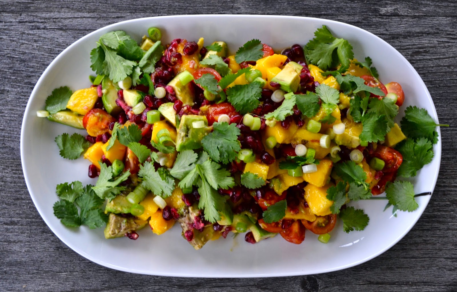 clubzimmer: Avocadosalat mit Mango &amp; Granatapfel