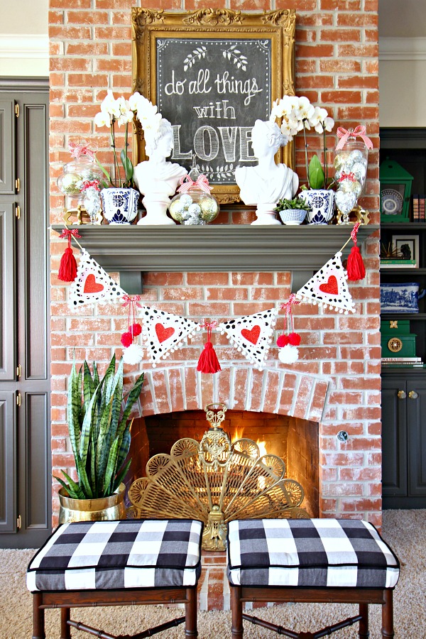 Christmas table decorations VALENTINE'S DAY MANTEL AND DIY NO SEW GARLAND - Dimples and Tangles
