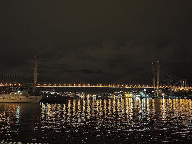 Владивосток, бухта Золотой Рог и Золотой мост