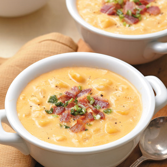 #Recipe : Slow Cooker Cheesy Potato Soup - My Favorite Things
