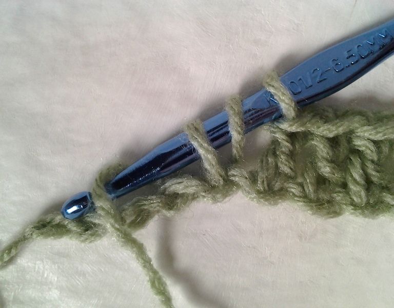 Tina's handicraft Make a Back Post Double Crochet Stitch