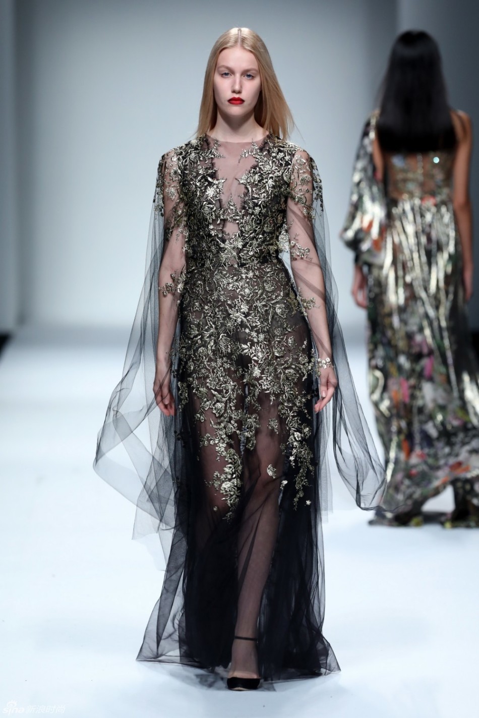 GLAMOROUS GOWNS: WANG FENG