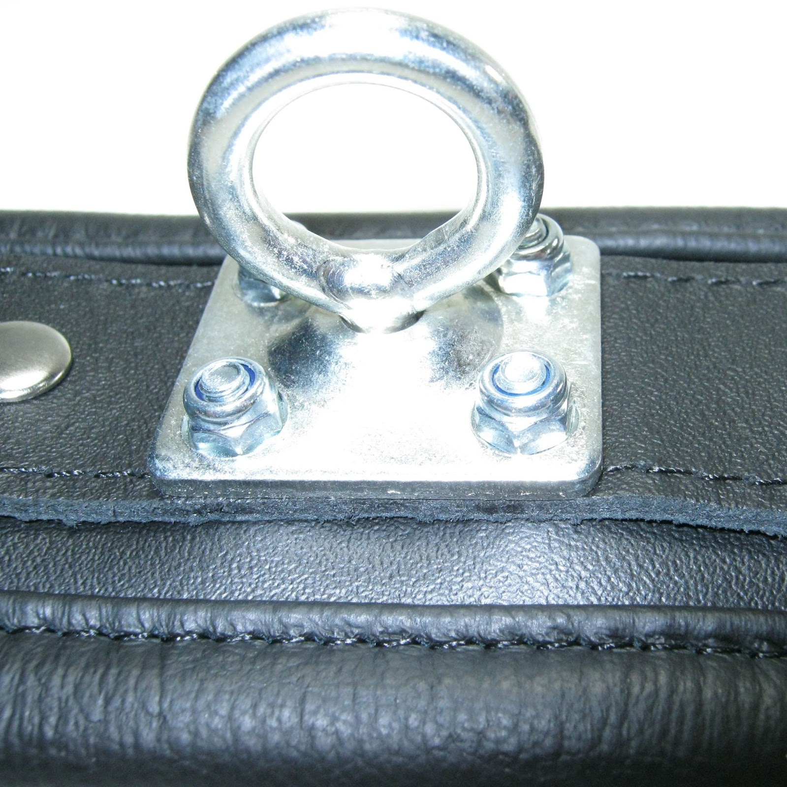 [Produkttest] DOMINIX Deluxe Leder-Handschellen - Maskenfreunds-Blog
