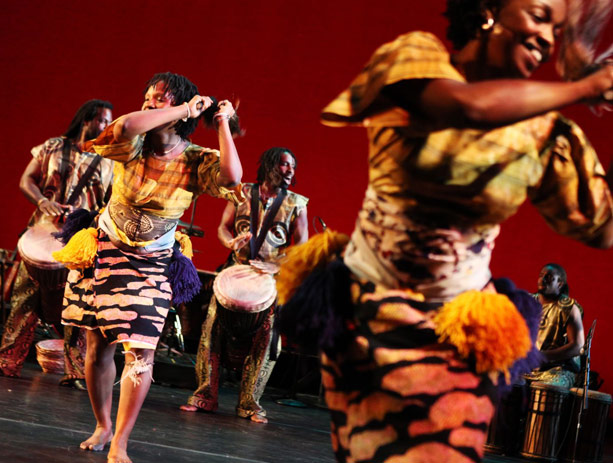 Танец с хлопками. Танец африканской львицы. Танцы Африканский прогон.