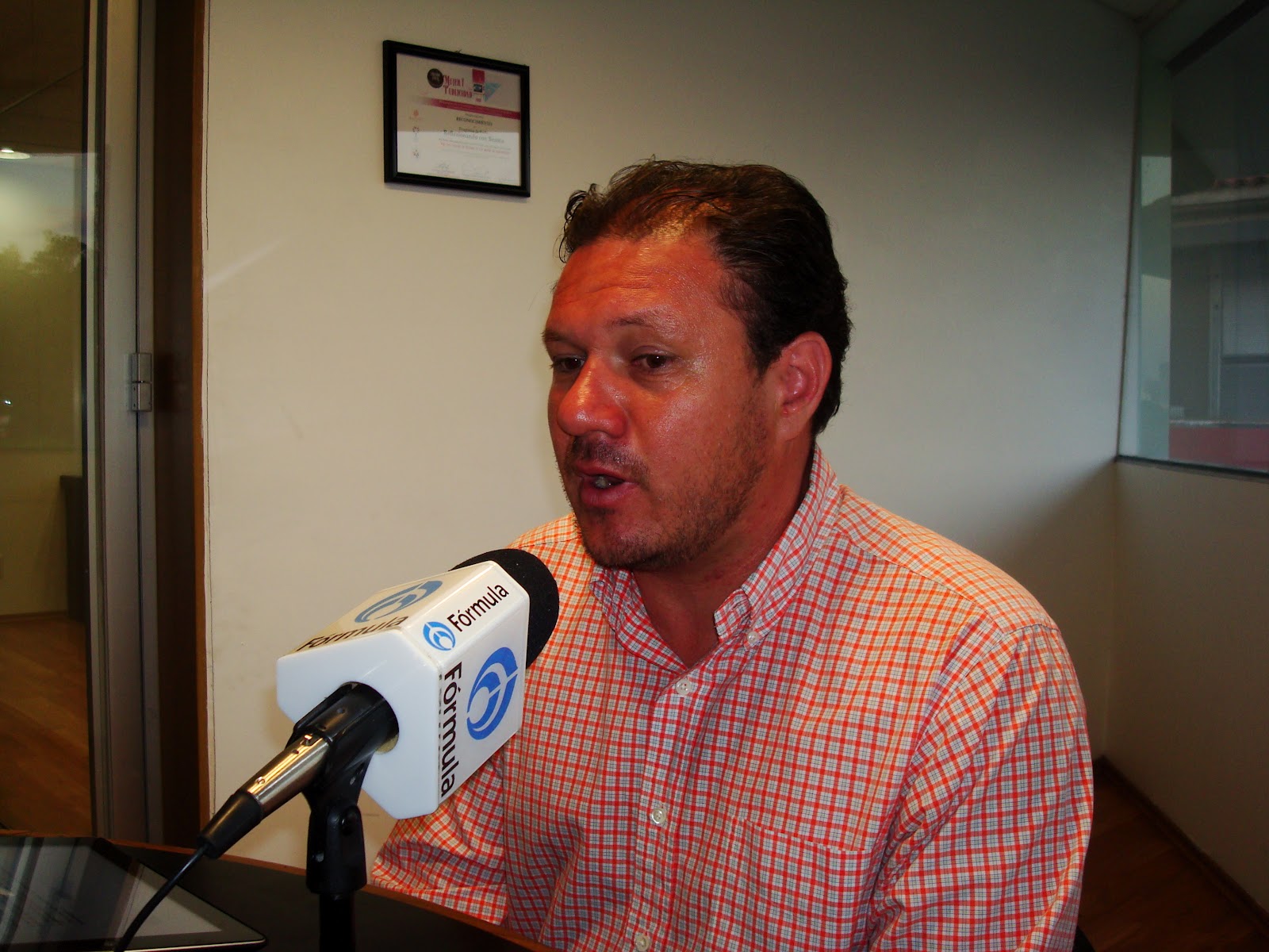 Una Hora con Usted C. Abel Octavio Salgado Peña Candidato a Diputado