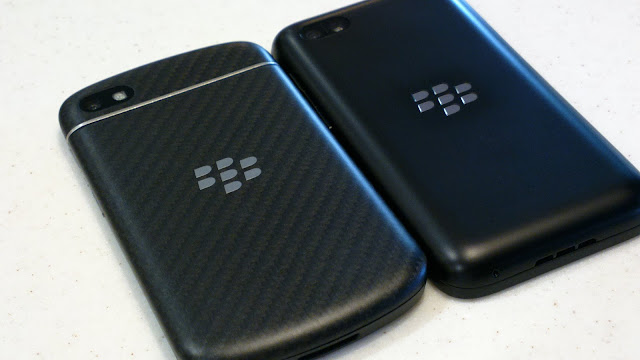 blackberry q5 back vs blackberry q10 back