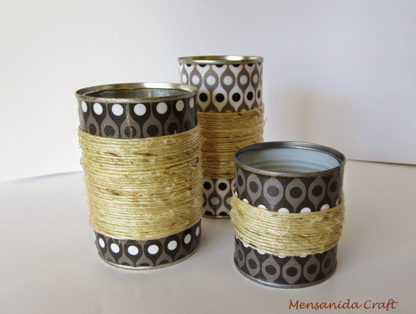 Mensanida craft: Botes reciclados tonos marrones con cuerdas.