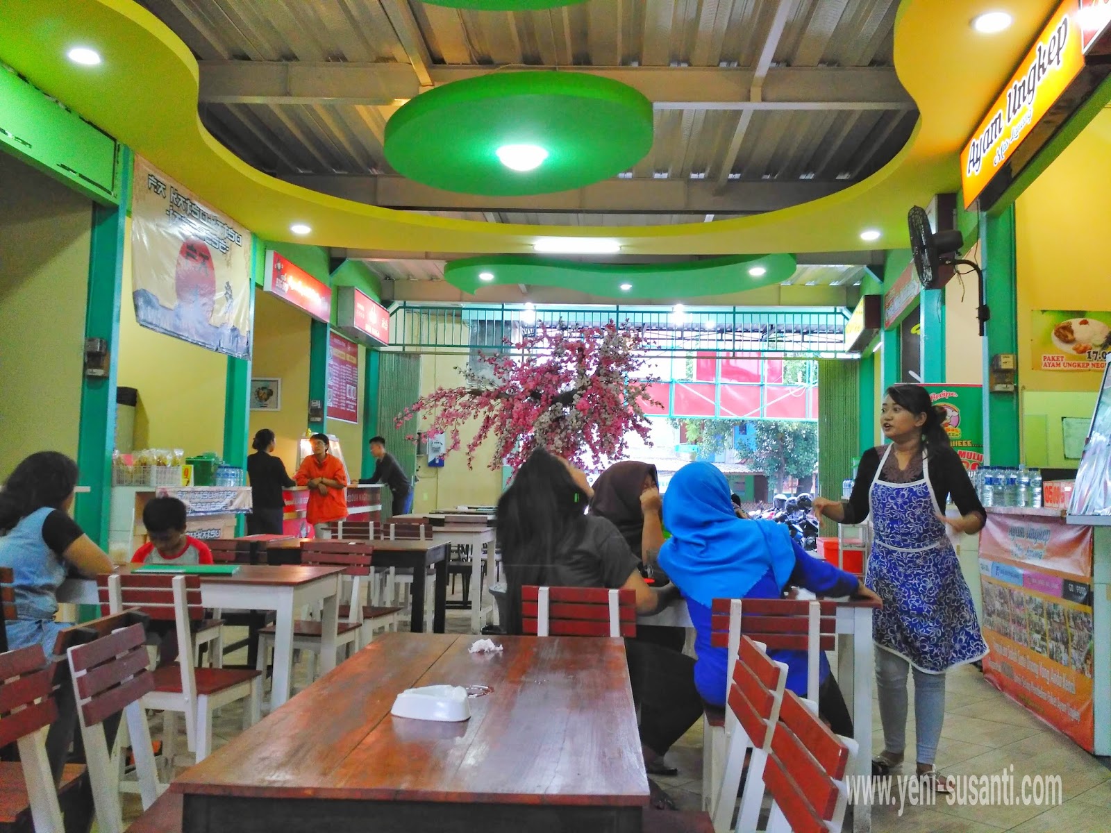 Garden Foodcourt Tempat Nongkrong Asyik Di Solo Utara - Lifestyle And Parenting Blogger