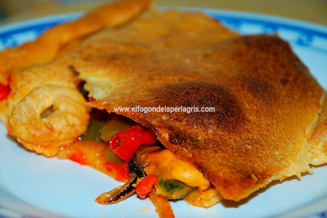 Empanada de mejillones casera Empanada de mejillones casera