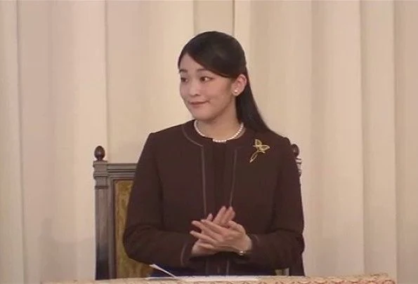 Princess Mako, eldest daughter of Prince Akishino, attended the awards ceremony held at the Meiji Hall
