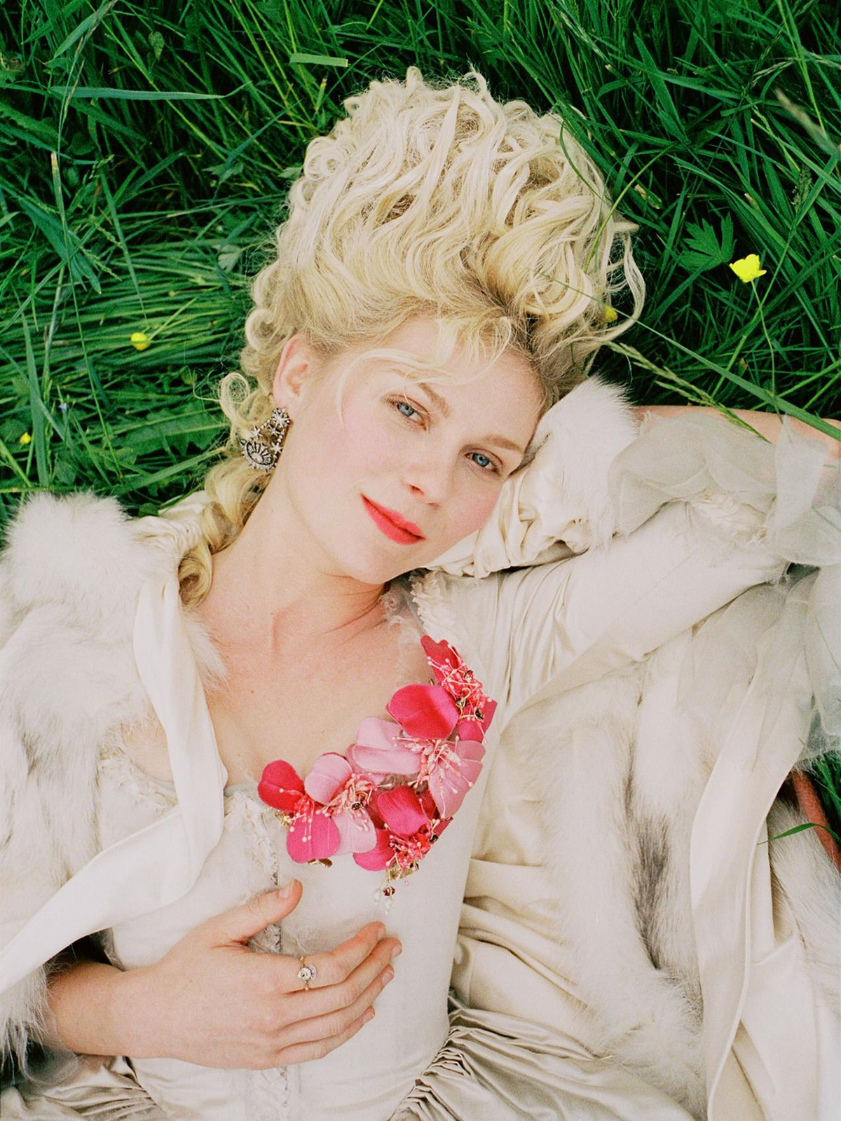 39 Lolas Kirsten Dunst in "Teen Queen The Style of Marie