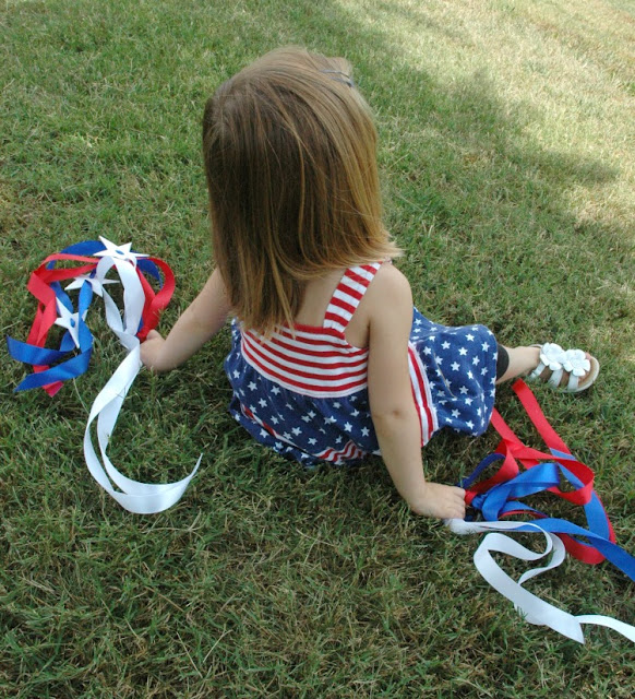 Fourth of July Dancing Ring Streamers for Kids
