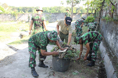 HUT TNI KE – 72, KODIM SRAGEN KERJA BHAKTI PEMBERSIHAN PANGKALAN