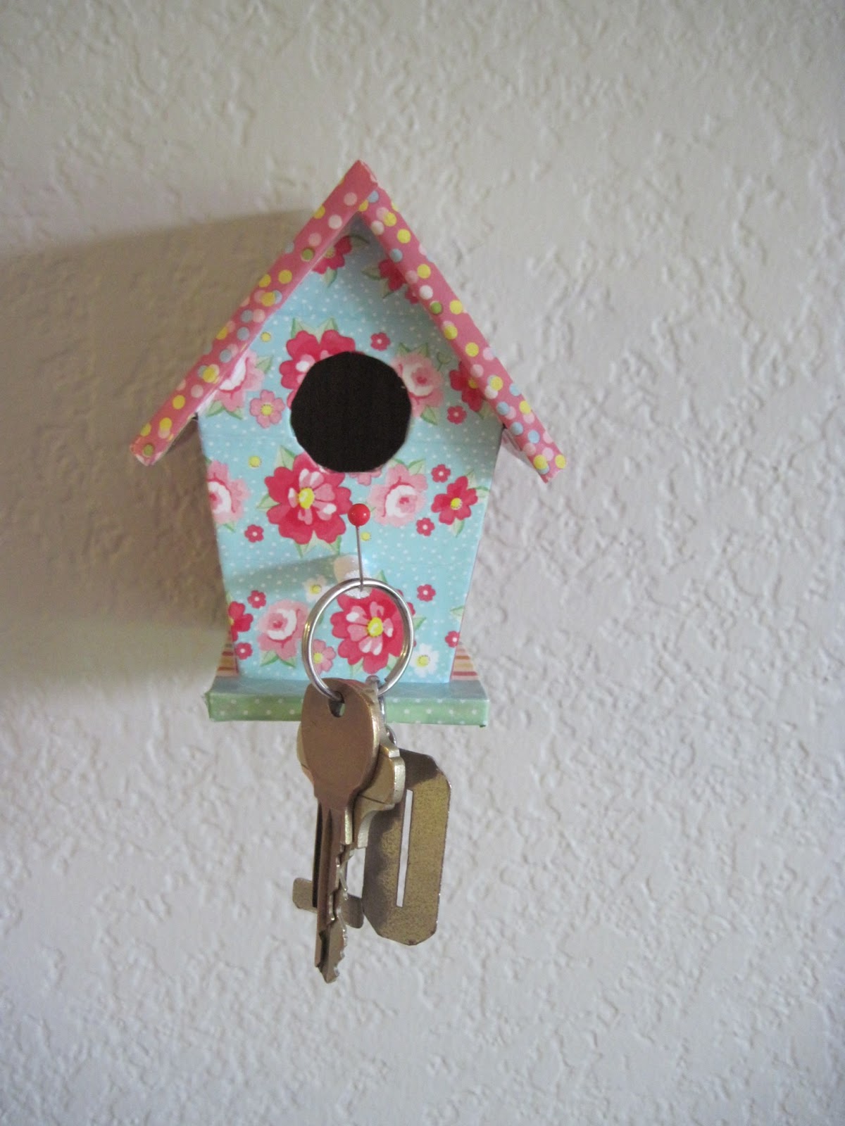 Birdhouse Keyholder