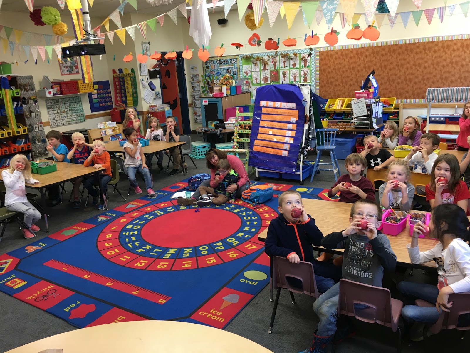 Mrs. Fackler's Kindergarten Apple Crunch Day