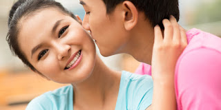 Bukan dari mata turun ke hati, dari mana datangnya cinta ?