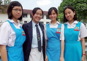 Foto Seragam Sekolah SMA Se Asia Tenggara - WHUSSAYA