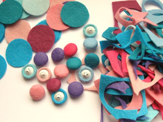 Bugs and Fishes by Lupin: Making Buttons