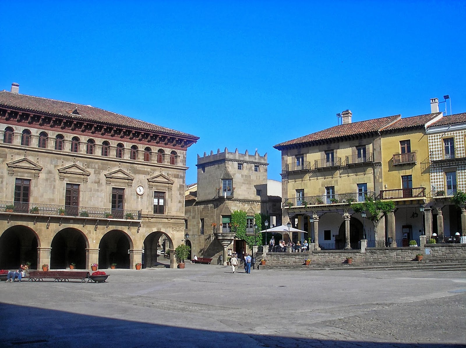 Ir y Conocer: Poble Espanyol (Pueblo Español)