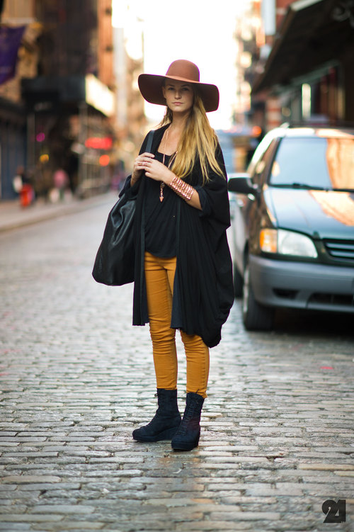 1890s bglh hatred flashbak blackgirllonghair parasol gesteld umbrellas Taso's Blog: New York Street Style