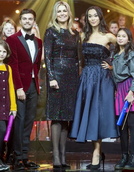 Queen Maxima wore Nina Ricci sequin dress from Fall 2015 collection. Wibi Soerjadi, Suzan and Freek and Gerard Joling at More Music