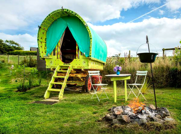 Wanderlust: Glamping in Europe | Rosie Gyspsy Wagon (Cornwall, United Kingdom)