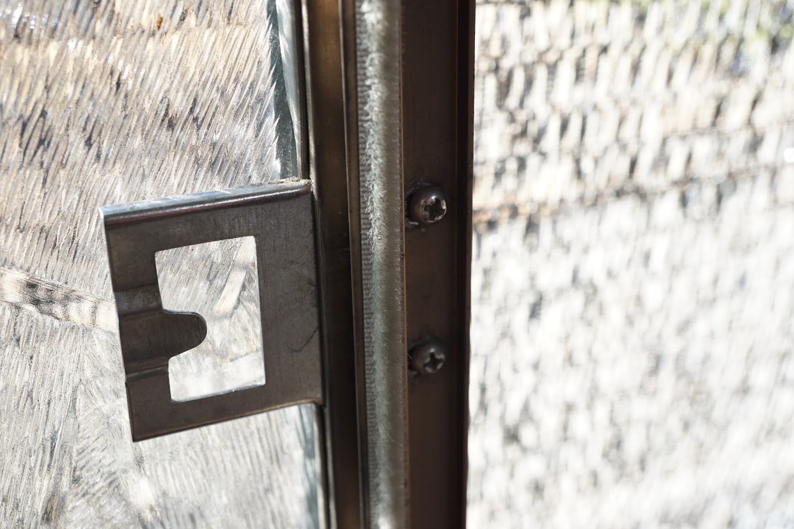 avantの忘備録 寒さ対策 プラダンで二重窓 ②