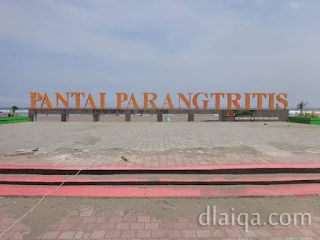 tulisan Pantai Parangtritis