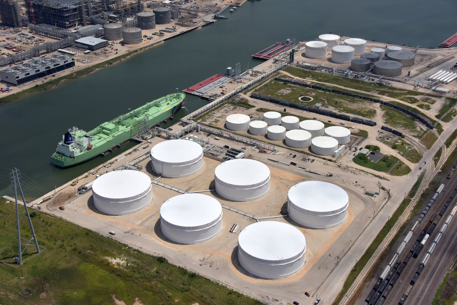 MEC&F Expert Engineers : MASSIVE SPILL AT THE BUCKEYE TERMINAL IN PORT