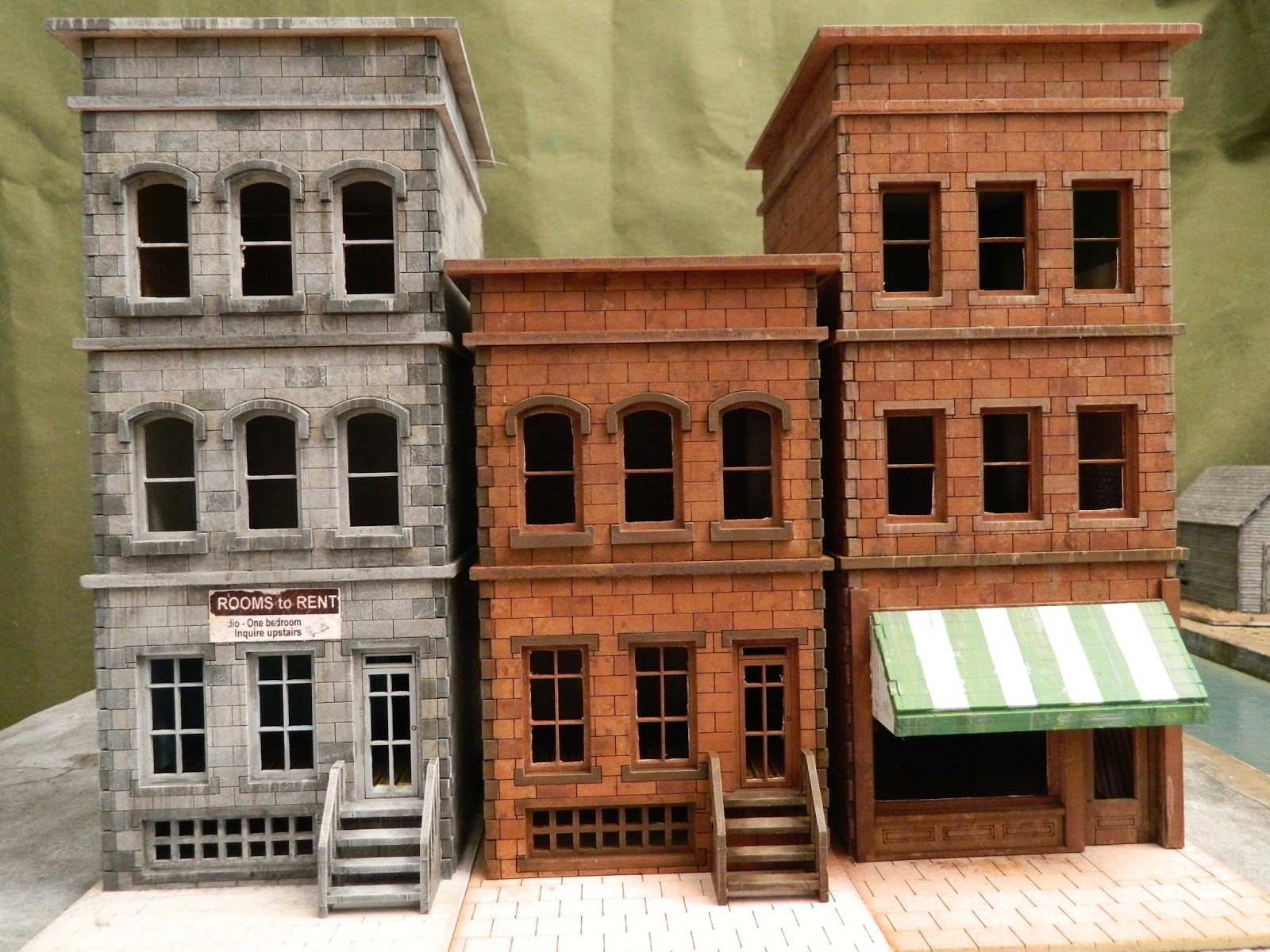 Not exactly Mordheim terrain - Page 2 Pulp%2BAlley%2BTable%2BJan%2B14th%2B001