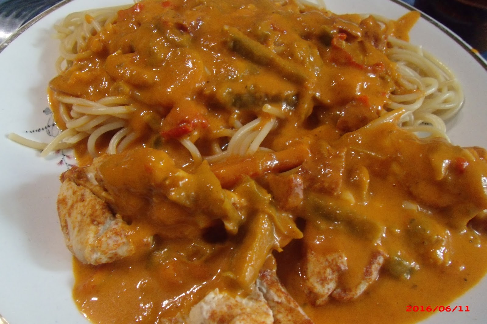 saze66cuisine Blancs de poulet sauce chorizo poivron au Companion