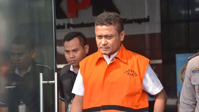 Bupati Buton Selatan Agus Feisal Didakwa Terima Suap Rp 578 Juta Bupati Buton Selatan Agus Feisal Didakwa Terima Suap Rp 578 Juta