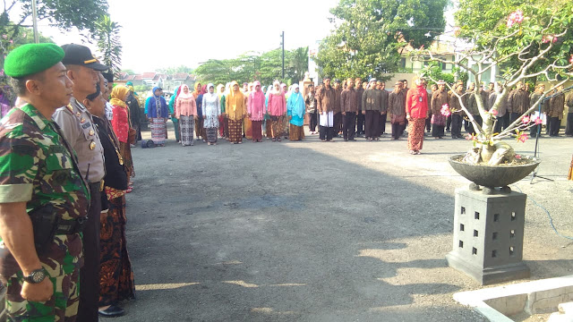 Danramil Ngrampal Laksanakan Upacara Memperingati Hari Kartini Ke 140