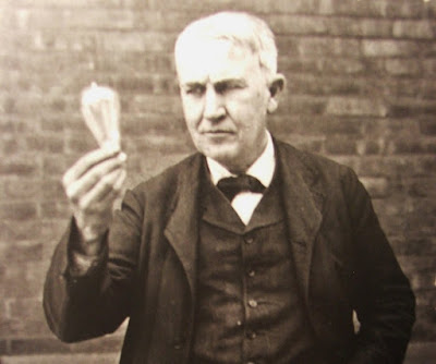 Thomas-Edison-Light-Bulb.jpg