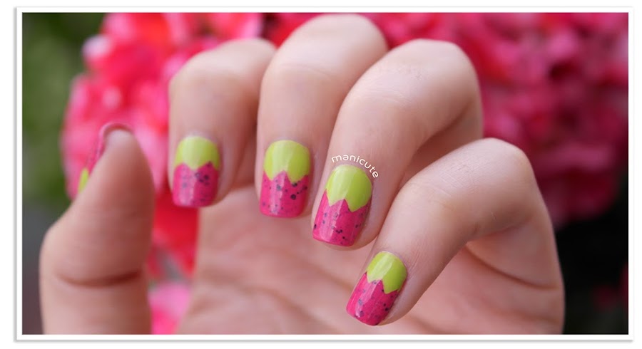 uñas de fresa strawberry nails