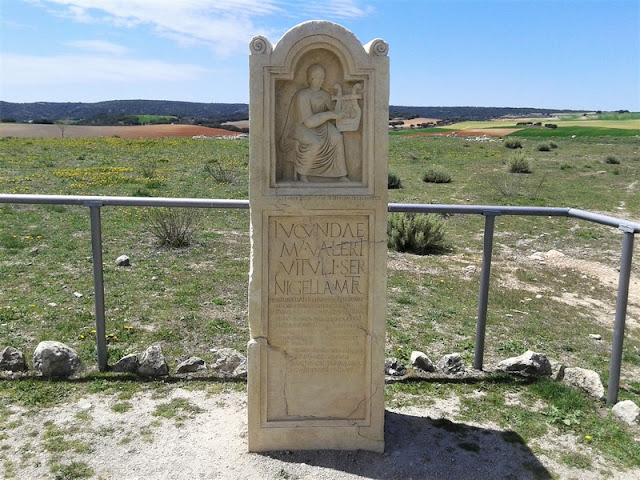 Estela funeraria de Segóbriga