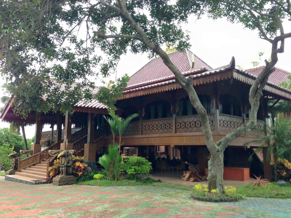 Desain Rumah Adat Lampung Nowou Sesat Nusantara