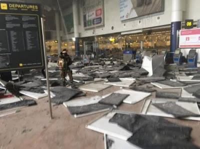 2 Εκρήξεις στο αεροδρόμιο των Βρυξελλών - ΠΙΘΑΝΟΝ 11 ΝΕΚΡΟΙ. Η ΕΥΡΩΠΗ ΔΕΧΕΤΑΙ ΠΟΛΕΜΟ.  