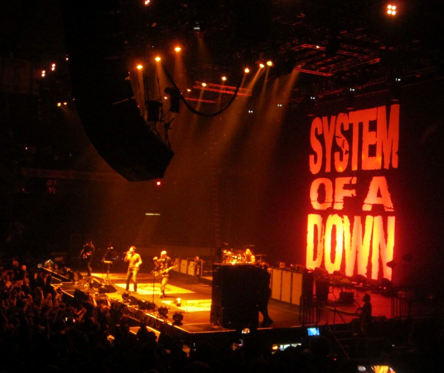 Down концерт. System of a down концерт 2002. System of a down концерт 2003. System of a down на сцене. SOAD концерт.