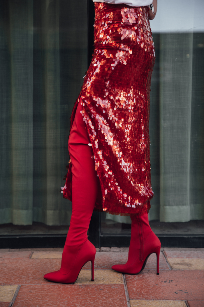 Abolladura Chaise longue peor Dos formas de llevar la famosa falda roja de lentejuelas de Zara - Mi vida  en rojo